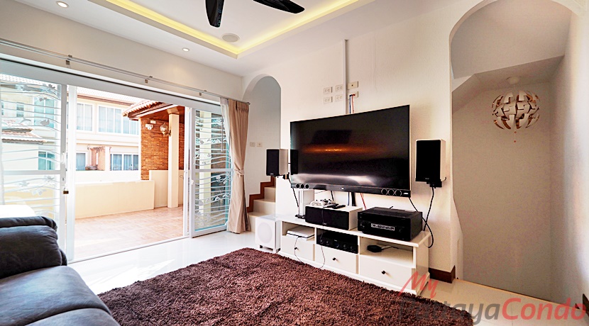 Beverly Hills Village Pattaya Townhouse For Sale - HP0006