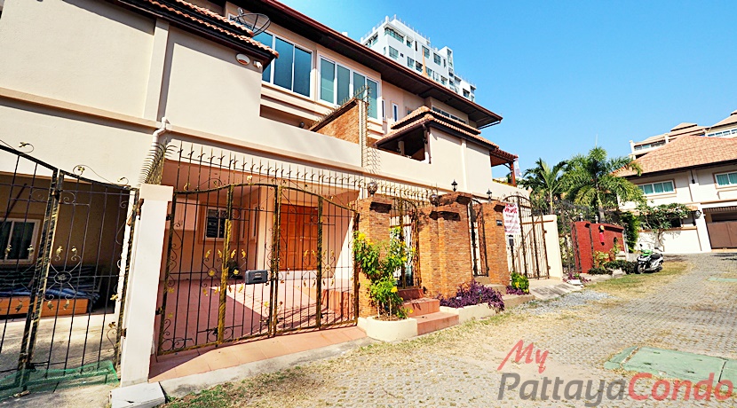 Beverly Hills Village Pattaya Townhouse For Sale - HP0006