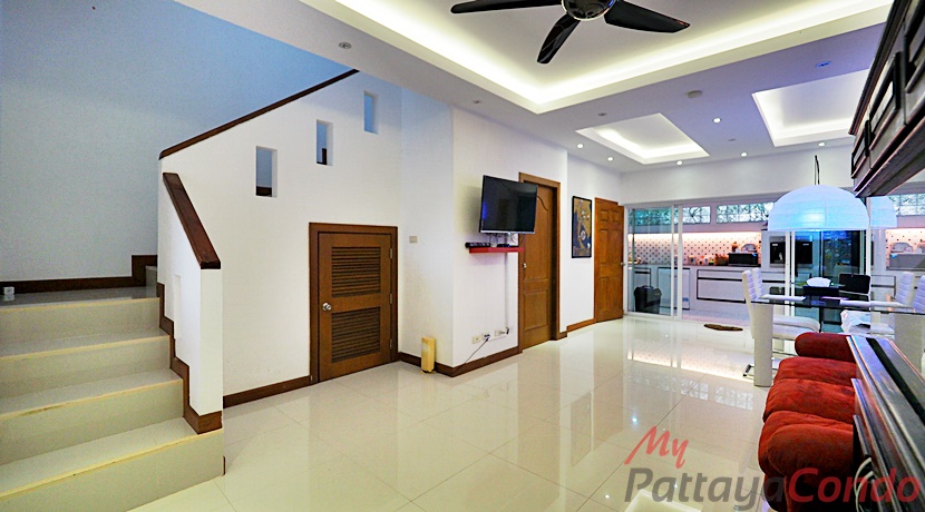 Beverly Hills Village Pattaya Townhouse For Sale - HP0006-5
