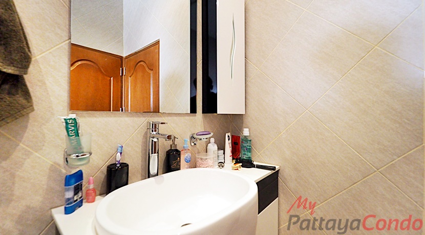Beverly Hills Village Pattaya Townhouse For Sale - HP0006