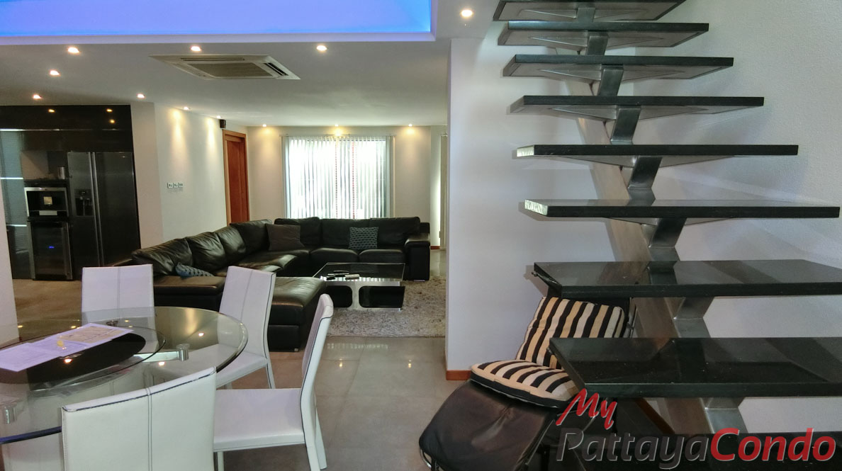 Boutique Garden Pool Villas Jomtien House For Sale - HJCTD02