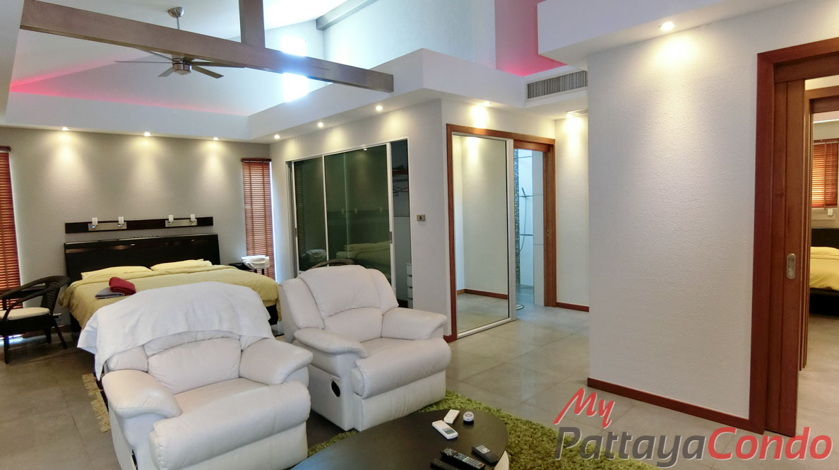 Boutique Garden Pool Villas Jomtien House For Sale - HJCTD02