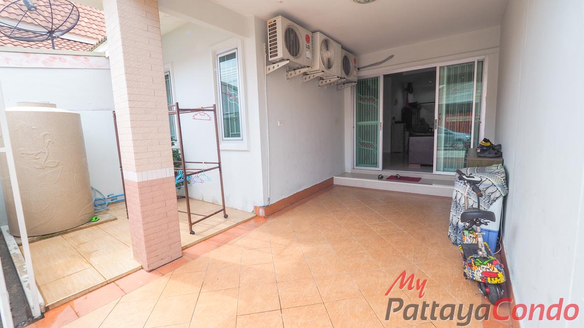 Chokchai Village 7 Townhouse Pattaya For Sale - HECCV701