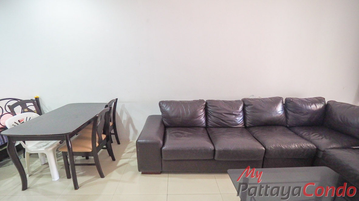 Chokchai Village 7 Townhouse Pattaya For Sale - HECCV701