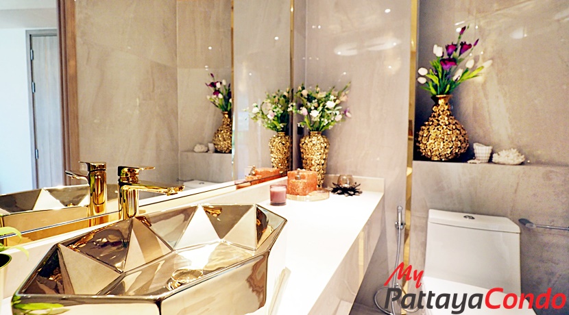 Copacabana Beach Jomtien Condo For Sale - COPAC06