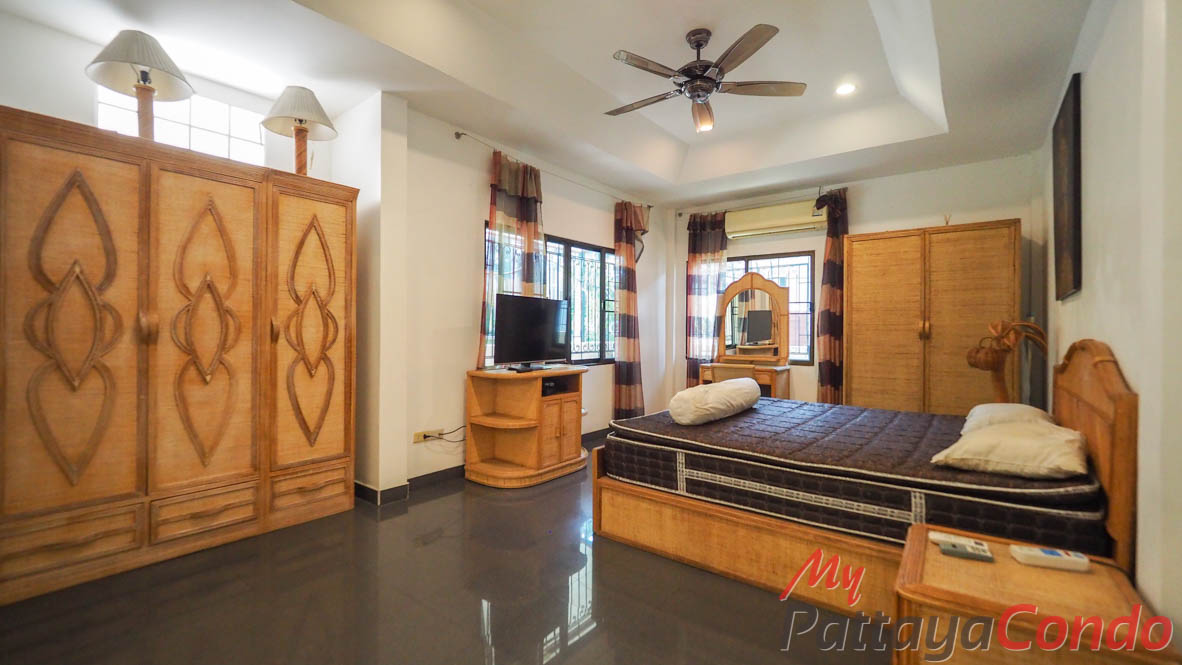 Ekmongkol Village 1 Pattaya For Sale - HEEMK01