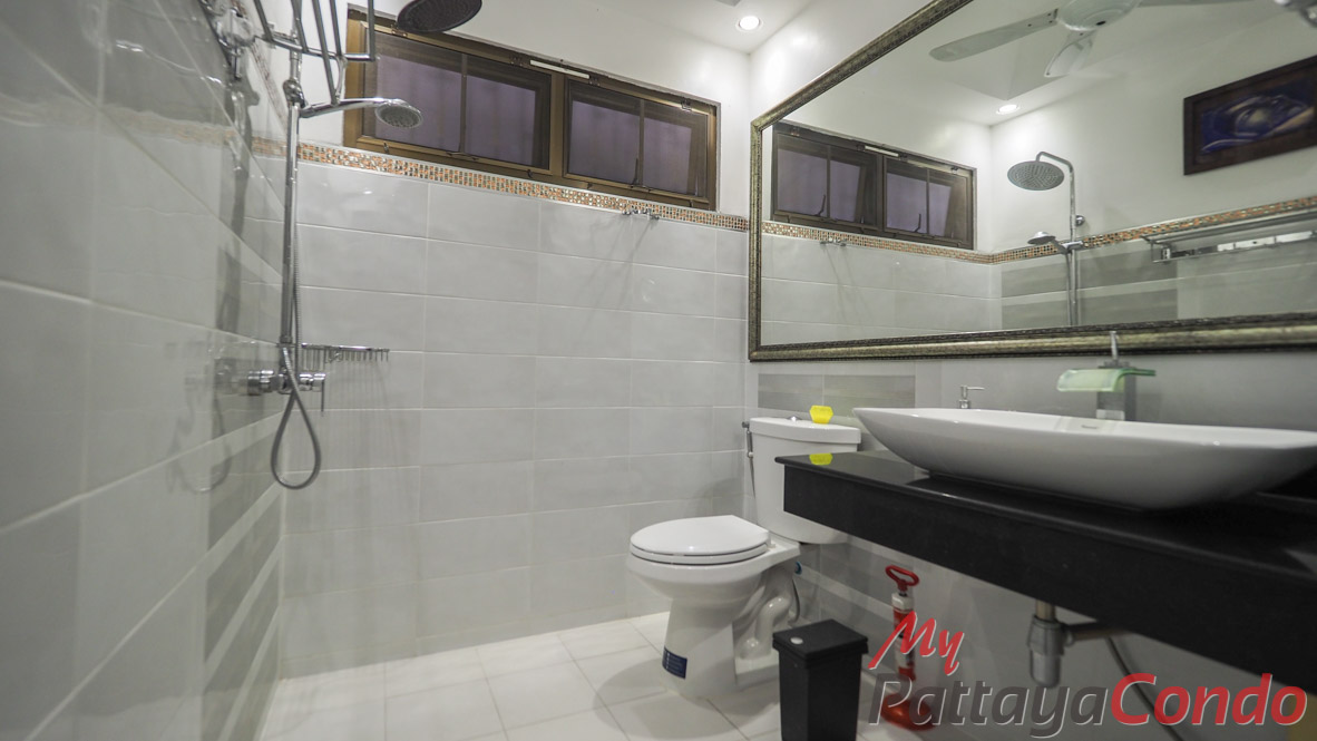 Ekmongkol Village 1 Pattaya For Sale - HEEMK01