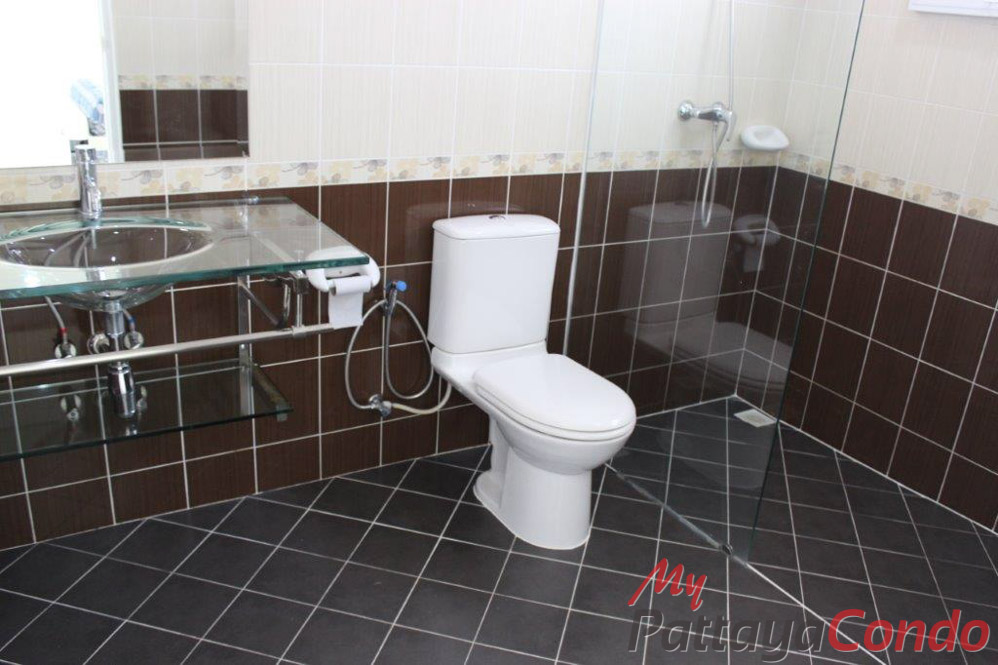 Green Field Villas 3 East Pattaya House For Sale - HEGF302