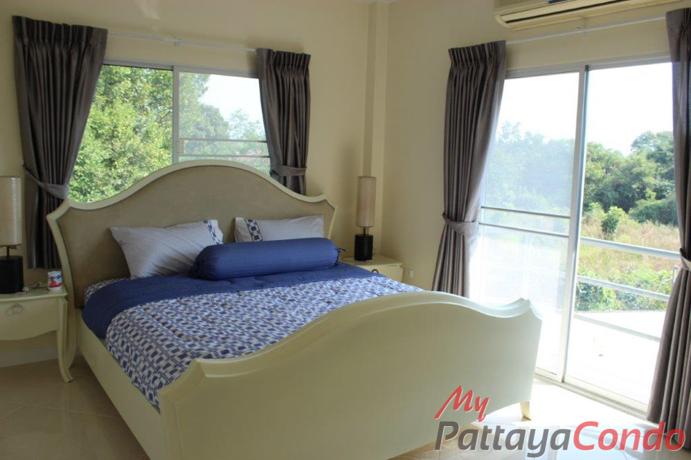 Green Field Villas 3 East Pattaya House For Sale - HEGF302