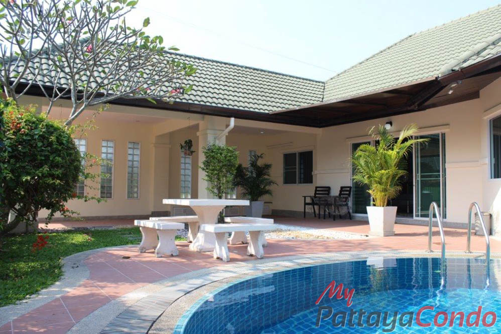 Green Field Villas 3 East Pattaya House For Sale - HEGF302