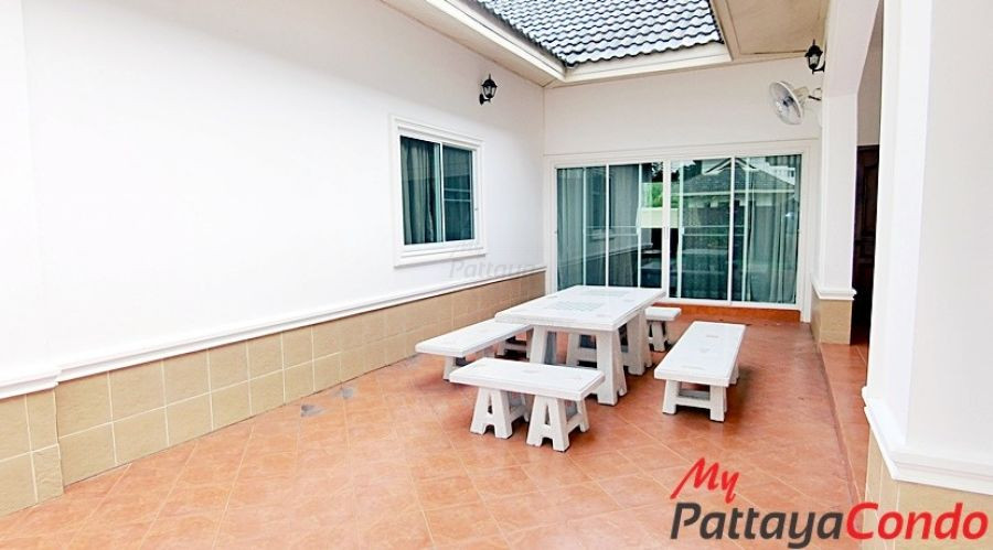 Impress House Village East Pattaya House For Sale - HEIS01