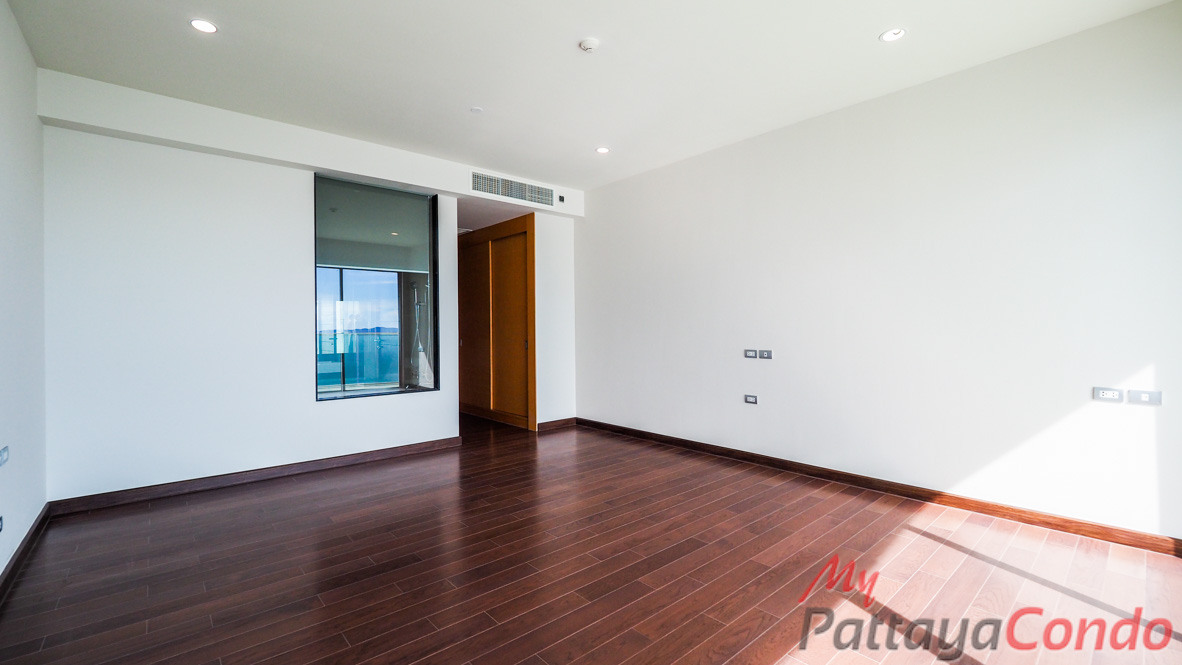 Movenpick White Sand Beach Condo Pattaya For Sale - MWS04