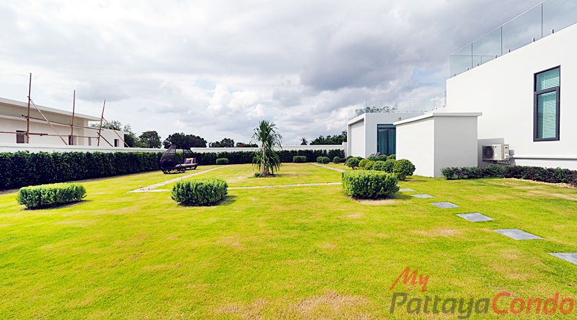 Palm Lakeside Pattaya Villa For Sale East Pattaya - HEPLP01-1