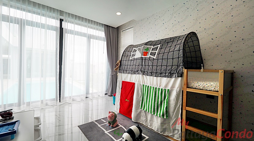 Palm Lakeside Pattaya Villa For Sale East Pattaya - HEPLP01