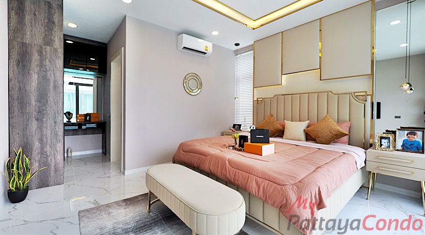 Palm Lakeside Pattaya Villa For Sale East Pattaya - HEPLP01
