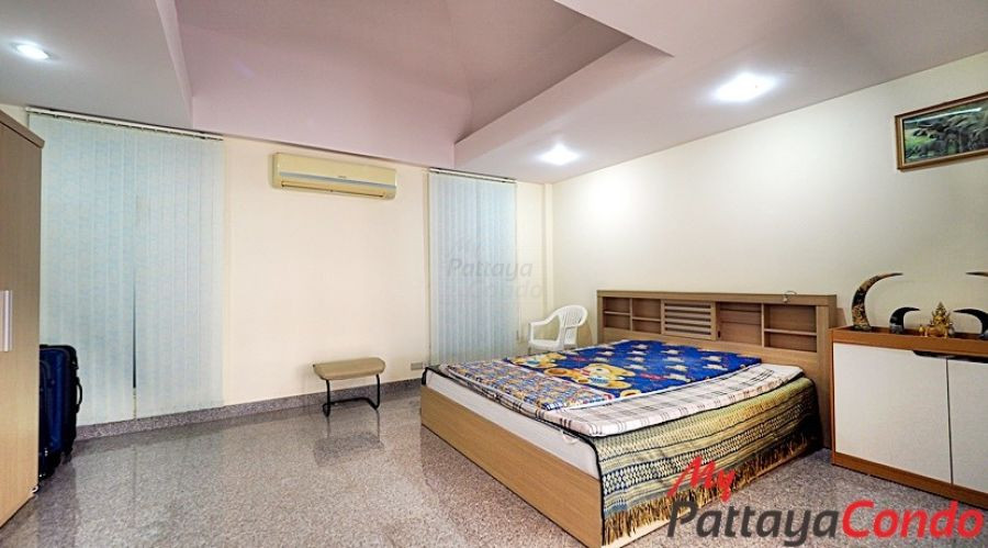 Paradise Villa 3 Village East Pattaya House For Sale - HEPRV301
