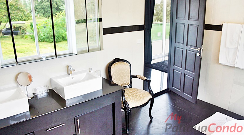 Phoenix Gold Country Huay Yai Pattaya House For Sale - HEPGC02-11