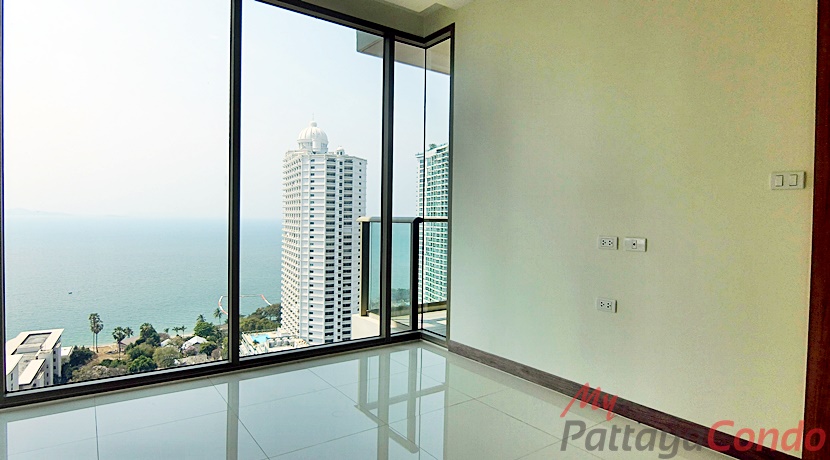 Riviera Wong Amat Condo For Sale - RW52