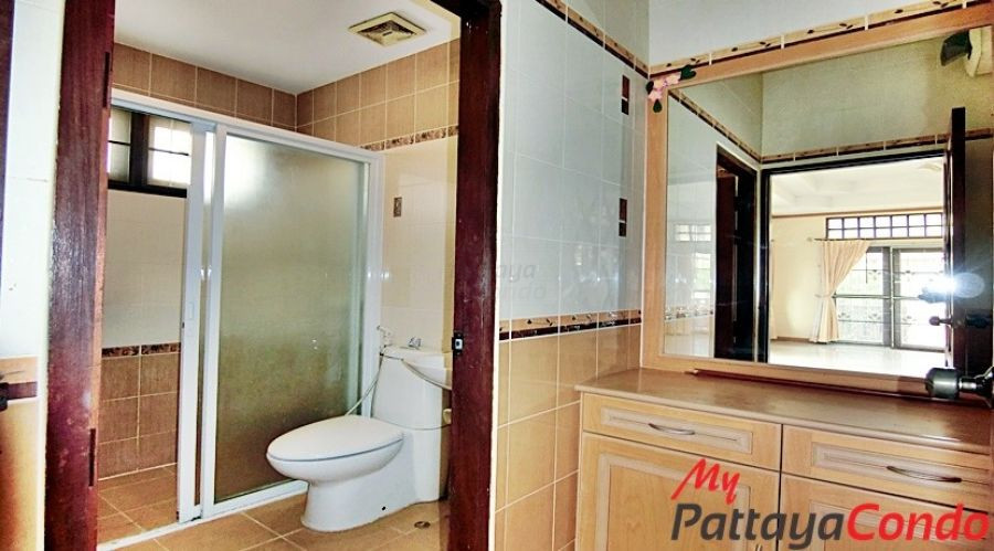 Blue Star Village East Pattaya House For Sale - HEBS01