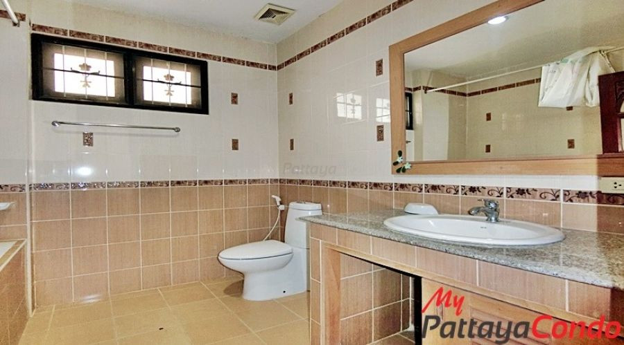 Blue Star Village East Pattaya House For Sale - HEBS01