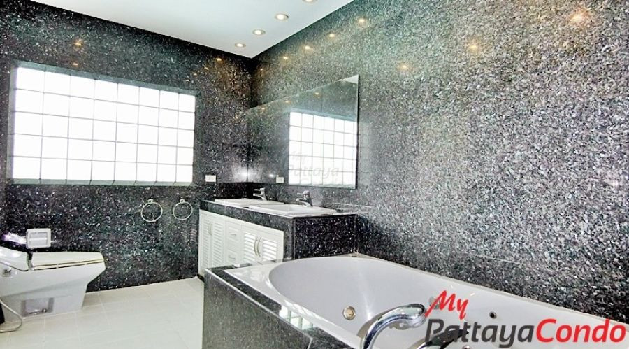 Swiss Paradise Village East Pattaya House For Sale - HESW01
