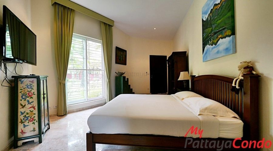 Thaily Wood Village East Pattaya Pool Villa For Sale - HETW01-12