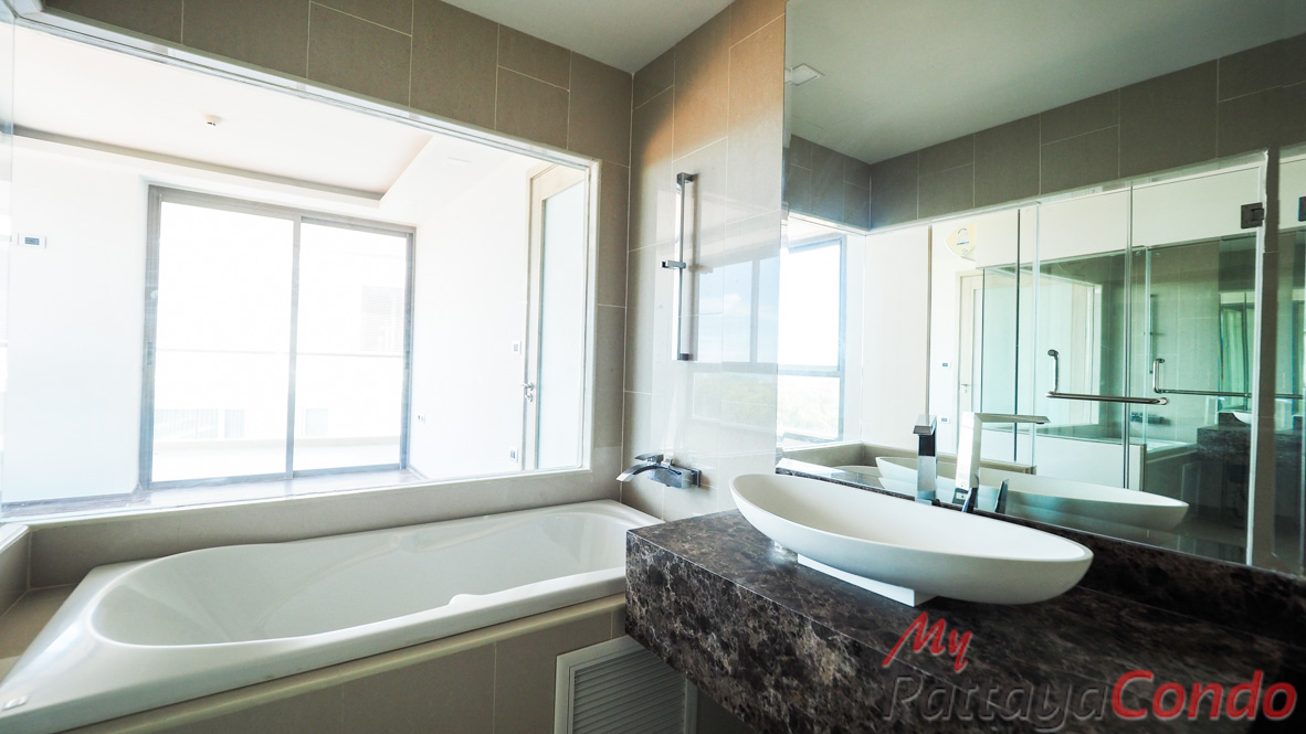 The Peak Towers Pattaya Condo For Sale - PEAKT60-17