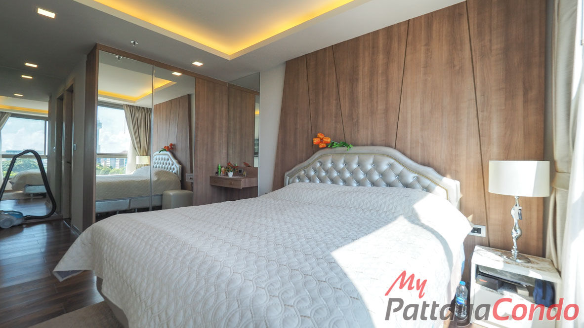The Peak Towers Pattaya Condo For Sale - PEAKT75