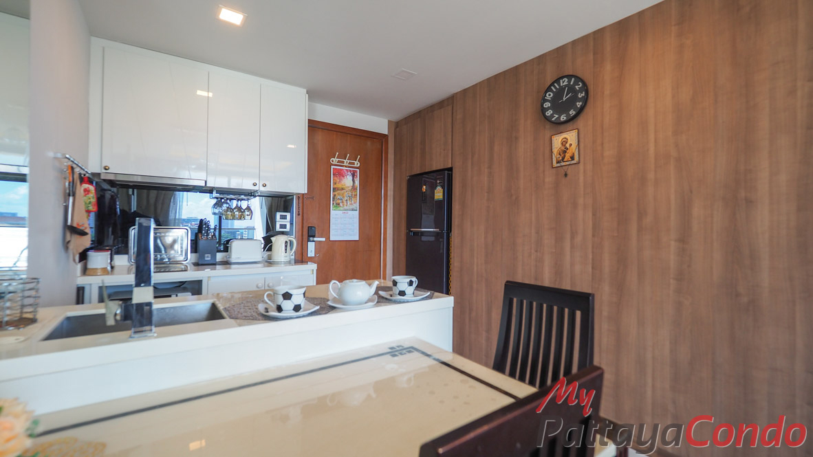 The Peak Towers Pattaya Condo For Sale - PEAKT75