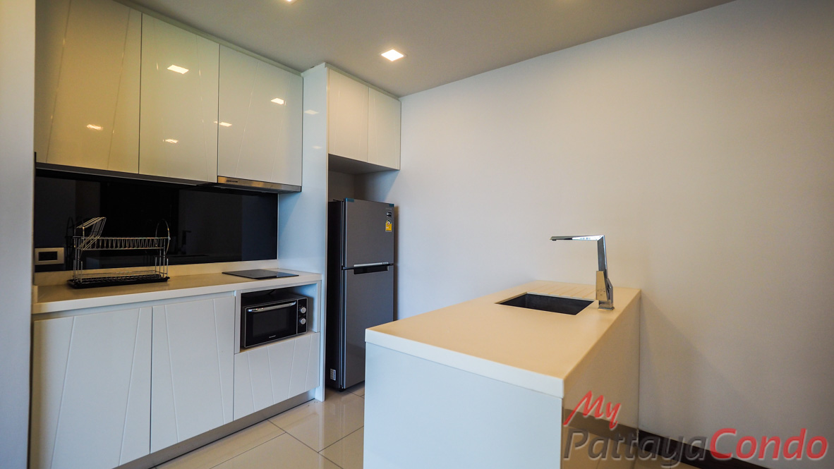 The Peak Towers Pattaya Condo For Sale - PEAKT51-1