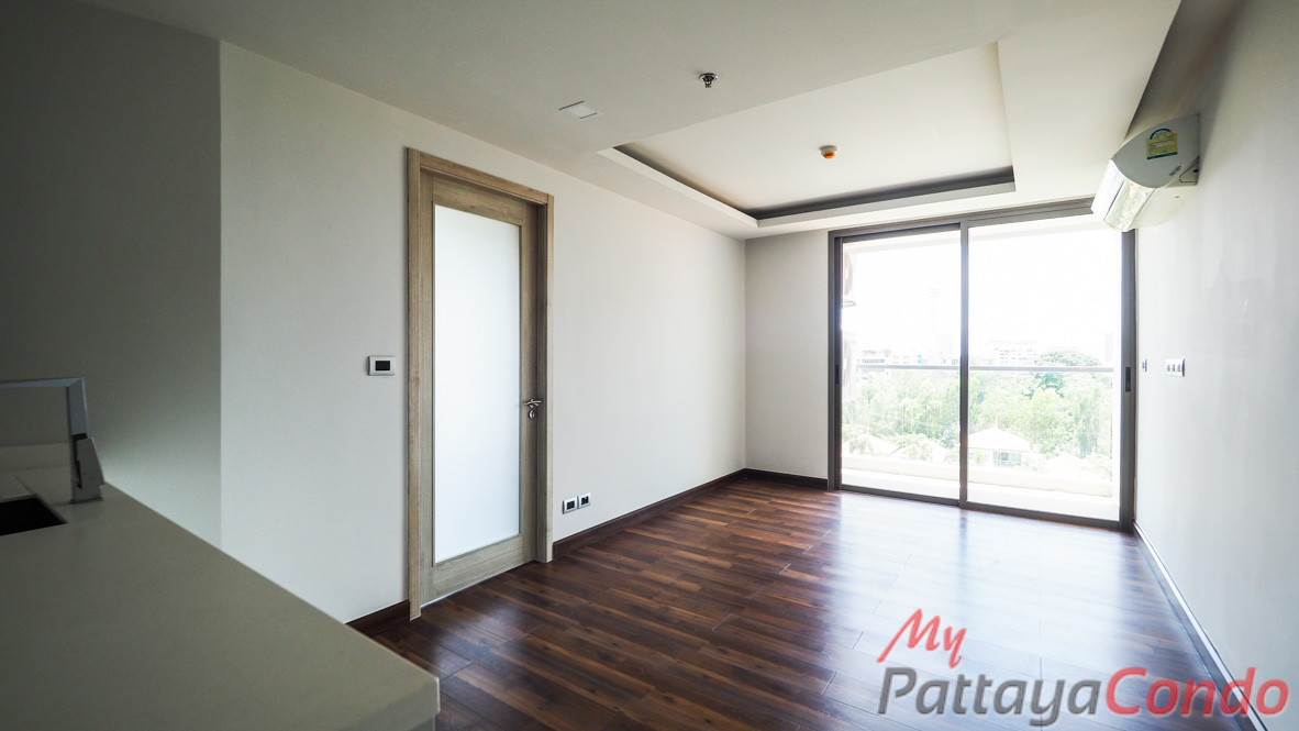 The Peak Towers Pattaya Condo For Sale - PEAKT62