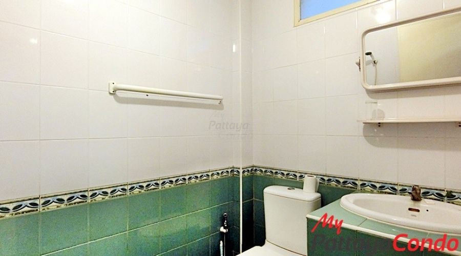 Sub Sombat Village Central Pattaya Townhouse For Sale - HCSS03