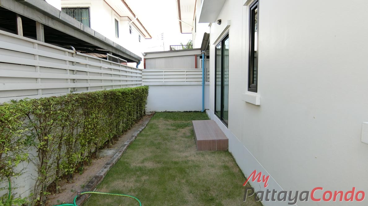 Uraiwan Park View East Pattaya House For Sale - HEURW01-31