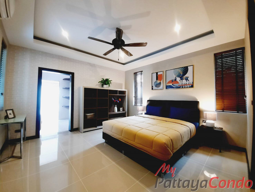 Whispering Palms Pattaya Pool Villas For Sale - HEWPR02