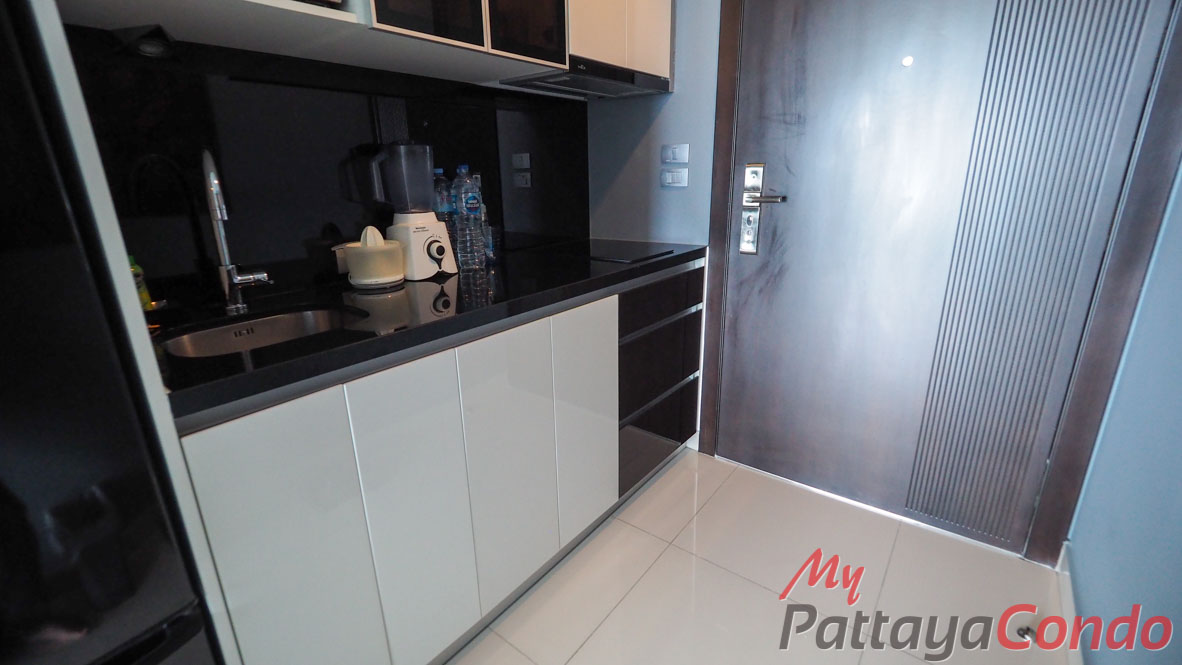 Wong Amat Tower Pattaya Condo For Sale - WT33