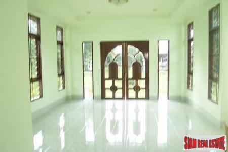 Two Bedroom House and Large Land Plot in Thalang Close to All Amenities