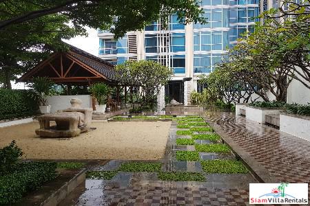 Athenee Residence | Very Large Luxury Three Bedroom Condo for Rent at Rajdamri BTS.