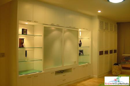 Baan Sathorn Chaopraya | Big One Bedroom Condo with Study on the Riverside