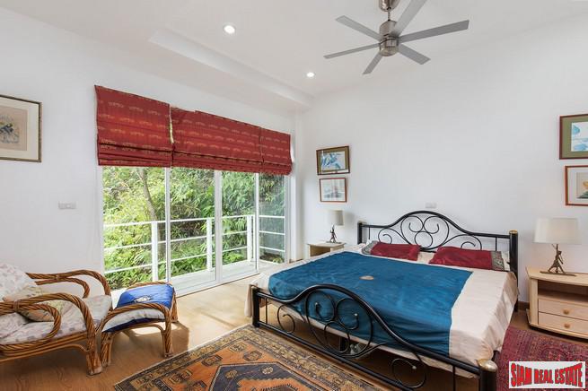 Botan Village | Large Modern 4 bedroom House with Views over Loch Palm Golf Course-13