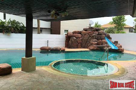 Windmill Village | Luxury House with Pool, 5 bedroom, 4 bathroom near Mega Bangna, Bangkok Pattana School-16