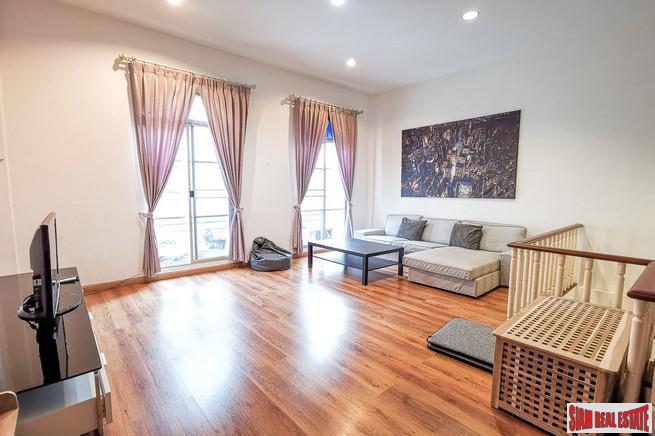 Baan Klang Krung Grande Vienna Rama 3 | Beautiful Three Bedroom, Three Level Townhouse for Sale in Bang Phongphang-11