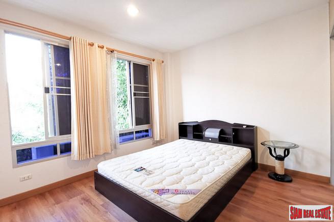 Baan Klang Krung Grande Vienna Rama 3 | Beautiful Three Bedroom, Three Level Townhouse for Sale in Bang Phongphang-14
