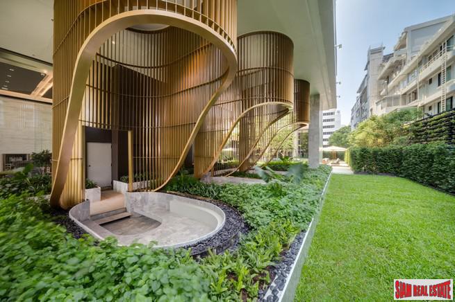 Newly Completed Ultra Luxury High-Rise Condo at Chidlom in the Pathumwan Area -Discount and Rental Guarantee 5% for 2 Years! 2 Bed Units