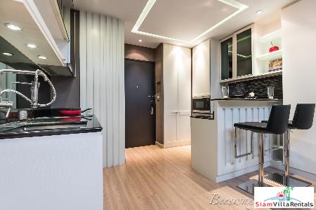 Skywalk Condo | Fantastic City Views from this Contemporary Two Bedroom Condo in Phra Khanong