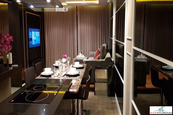 Skywalk Condo | Fantastic City Views from this Contemporary Two Bedroom Condo in Phra Khanong