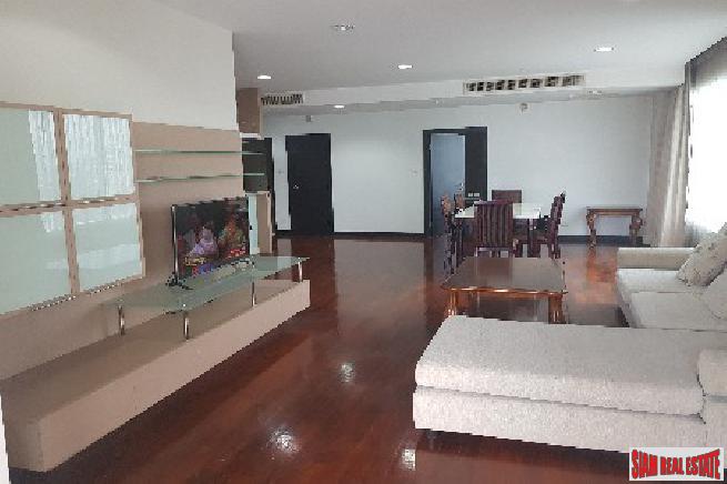 Wilshire Condo Sukhumvit 22 | Spacious Three Bedroom with City Views on Sukhumvit 22, Bangkok-14