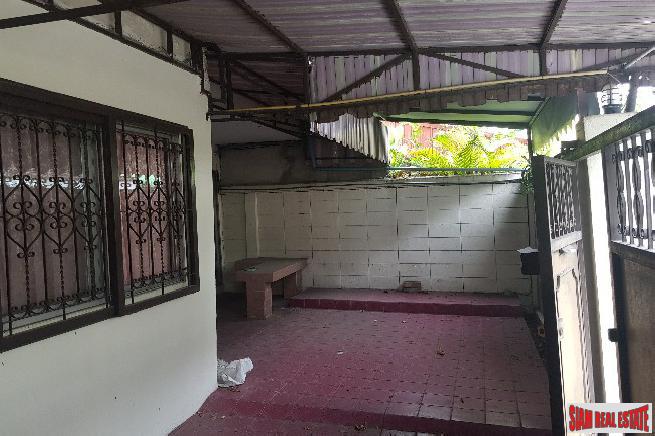 Ekkamai 22 | Two Storey Large Four Bedroom Townhouse for Sale-1