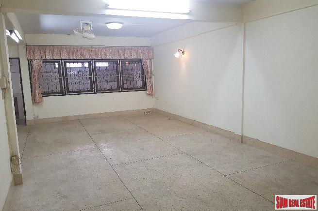 Ekkamai 22 | Two Storey Large Four Bedroom Townhouse for Sale-7