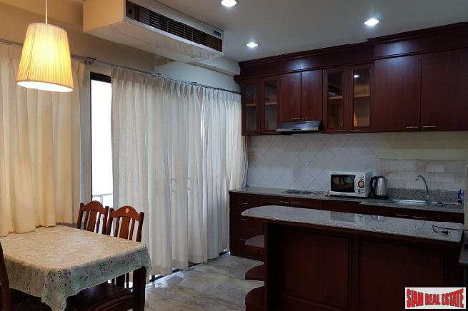Saranjai Mansion | Large One Bedroom with Balcony and Pool View on Sukhumvit 6, Bangkok-4