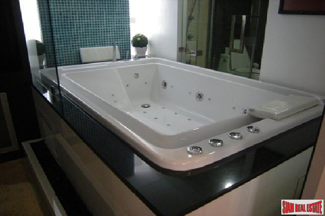 LAS COLINAS ASOKE | Extra Large Deluxe One Bedroom in the Sukhumvit Asoke Area of Bangkok-14
